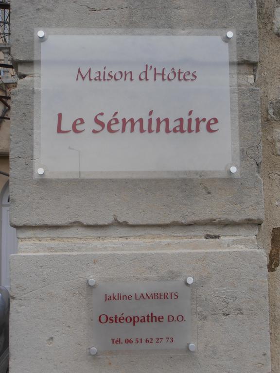 Le Seminaire Bed and Breakfast Roussas Buitenkant foto