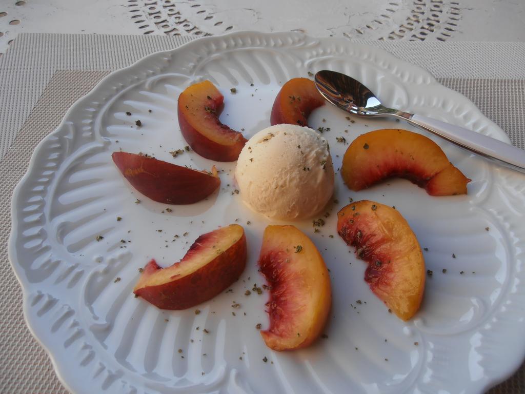Le Seminaire Bed and Breakfast Roussas Buitenkant foto