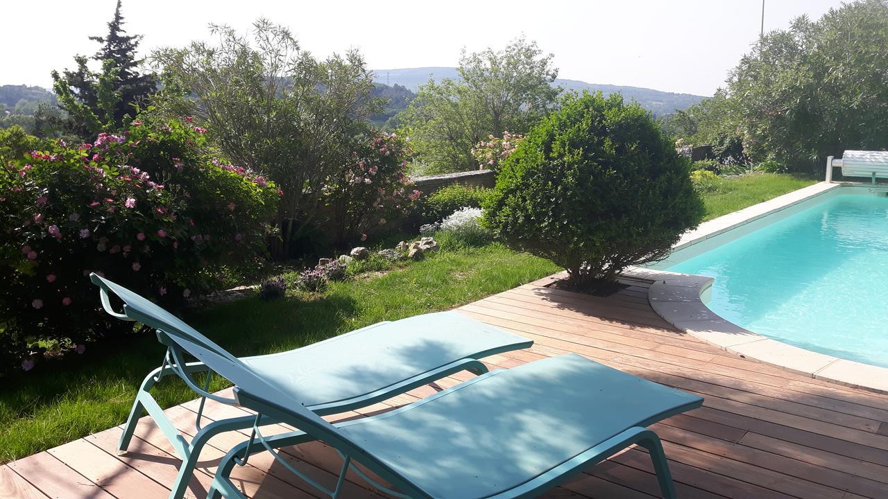Le Seminaire Bed and Breakfast Roussas Buitenkant foto