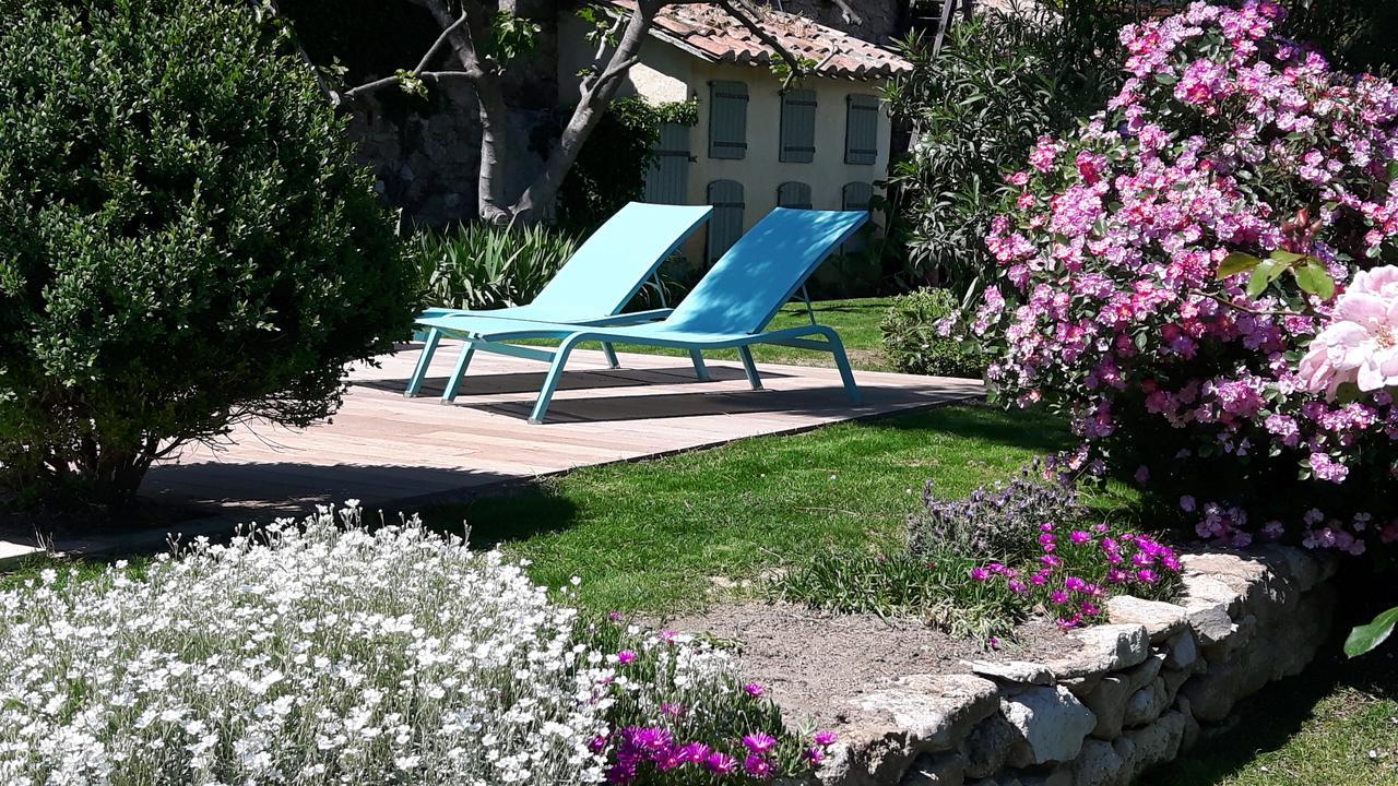 Le Seminaire Bed and Breakfast Roussas Buitenkant foto